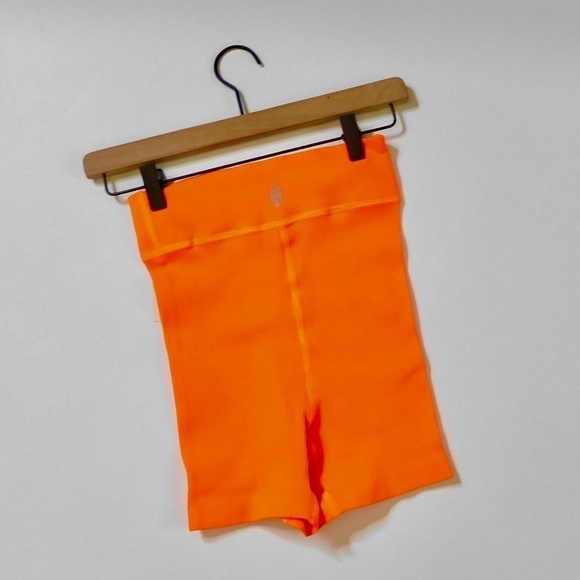 NWT!! FREE PEOPLE FP Movement Free Throw Shorts Burning Up Orange X-Small - Picture 9 of 15